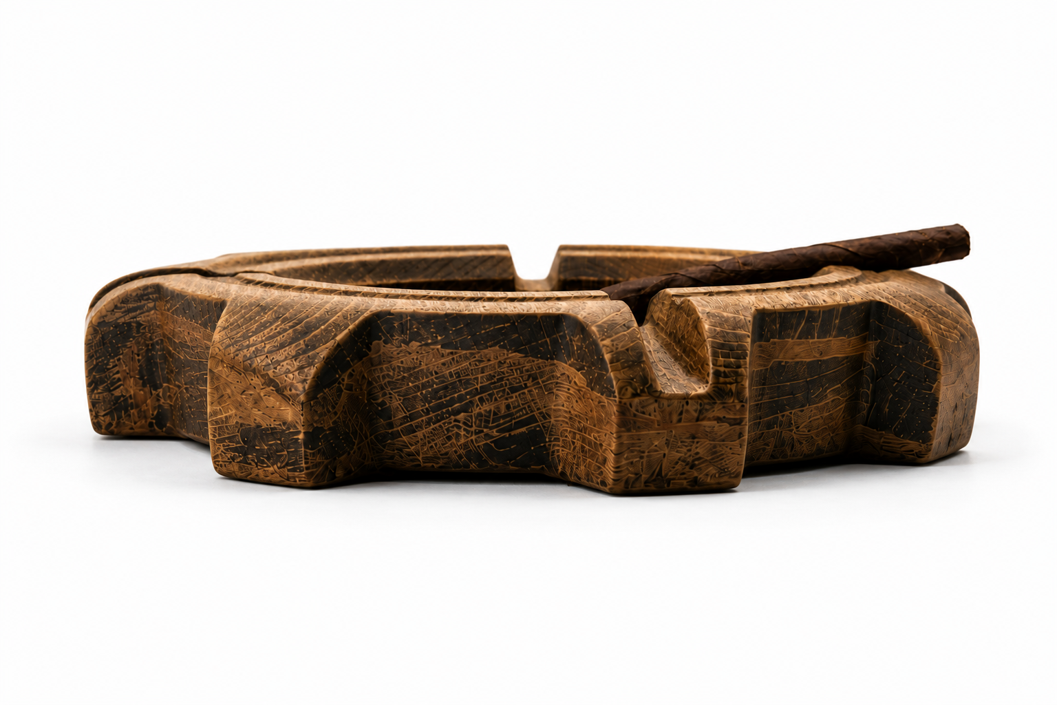 “Forge Ashtray” – Handcrafted Wooden Cigar Ashtray - Image 3