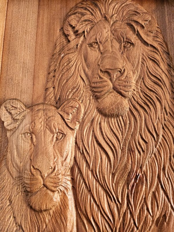 🦁✨ Ръчно изработена дърворезба – Цар и Царица на саваната - Image 8