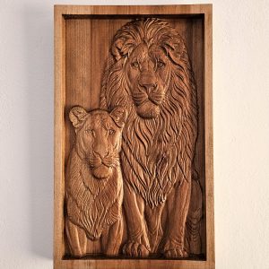 🦁✨ Ръчно изработена дърворезба – Цар и Царица на саваната